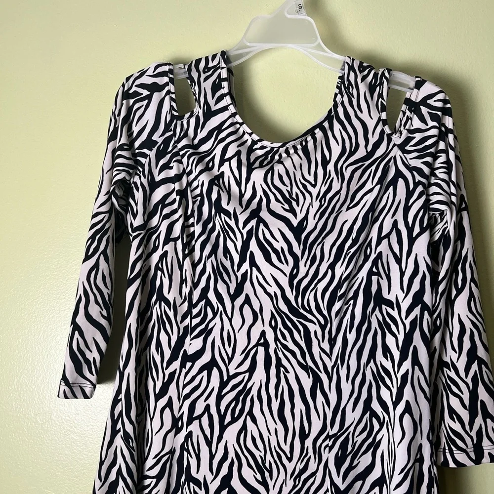 Simonton says Zebra Print Dress - Picture 3 of 7